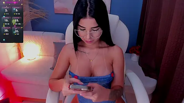 Snapshot of VictoriaLeia chatting on 17, 3, 2025 VictoriaLeia online show from 17, 3, 2025