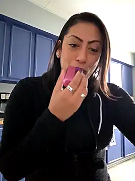 Snapshot of Nikkierosee chatting on 3, 3, 2026 Nikkierosee online show from 3, 3, 2026