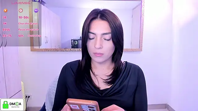 Snapshot of EricaVanderhill chatting on 4, 5, 2026 EricaVanderhill online show from 4, 5, 2026