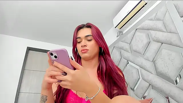 Snapshot of alexandra_fire69x chatting on 27, 5, 2026 alexandra fire69x online show from 27, 5, 2026