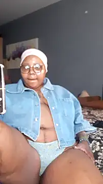 Snapshot of PearlSexxy69 chatting on 4, 5, 2026 PearlSexxy69 online show from 4, 5, 2026