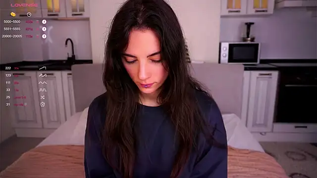 Holla Molly online show from 22, 2, 2025