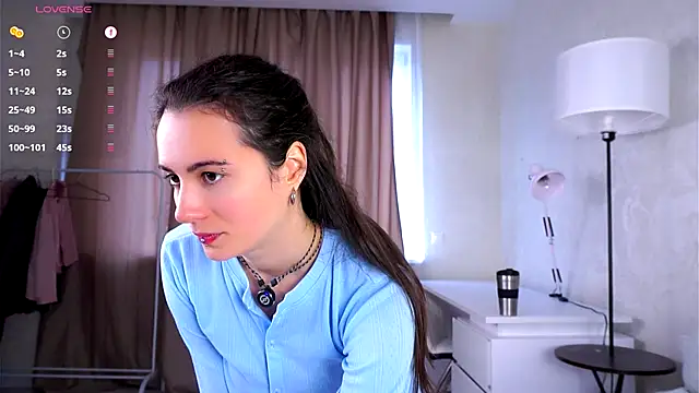 Holla Molly online show from 2, 10, 2025