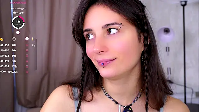 Holla Molly online show from 14, 10, 2025