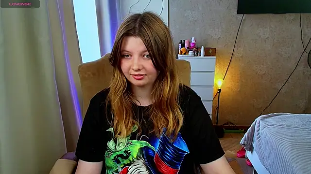 Snapshot of Vivian_cutie chatting on 17, 9, 2025 Vivian cutie online show from 17, 9, 2025