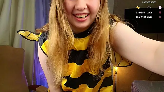 Vivian cutie online show from 31, 10, 2025