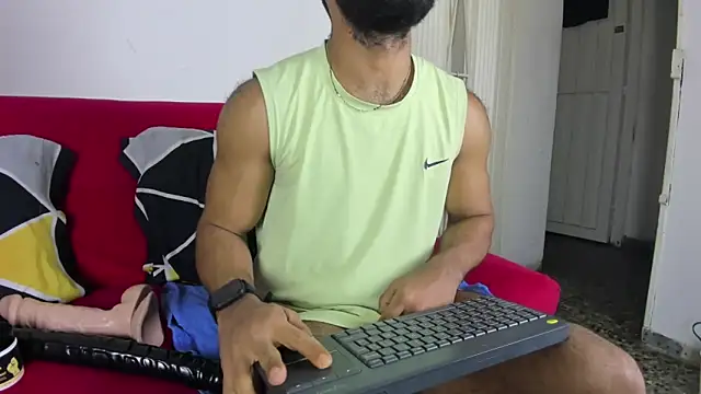 sweatyhairypig23 online show from 12, 3, 2026