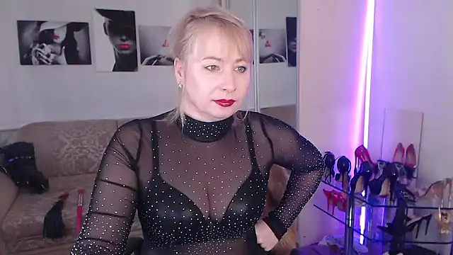 MistressMilfa online show from 28, 2, 2025
