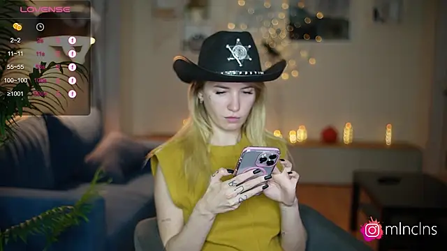 melanielwithu online show from 30, 10, 2025