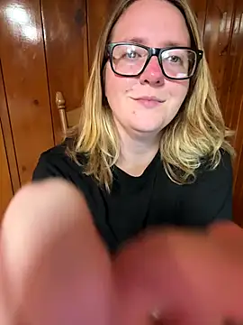 Snapshot of Lizzyloo chatting on 26, 11, 2025 Lizzyloo online show from 26, 11, 2025