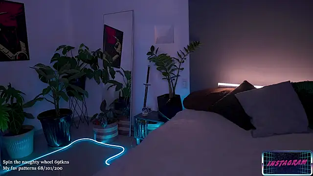 LucyAllenX online show from 13, 11, 2025