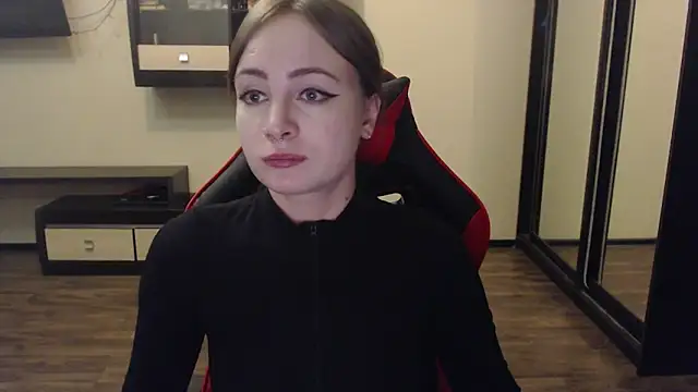 Laralianna online show from 9, 1, 2025