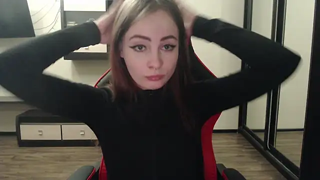 Laralianna online show from 11, 1, 2025