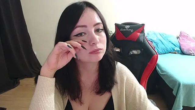 Laralianna online show from 27, 10, 2025