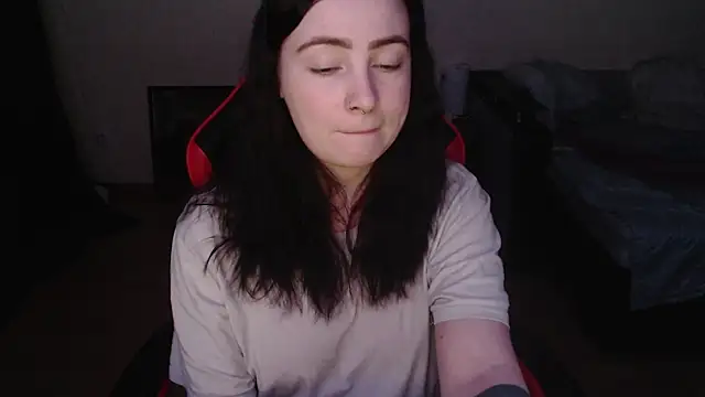 Snapshot of Laralianna chatting on 6, 2, 2026 Laralianna online show from 6, 2, 2026