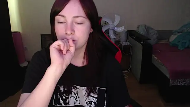 Laralianna online show from 7, 7, 2026