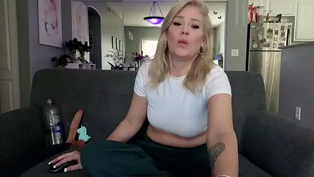 Lexi Shocker online show from 3, 11, 2025