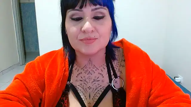 Snapshot of vaholiver chatting on 10, 6, 2026 vaholiver online show from 10, 6, 2026
