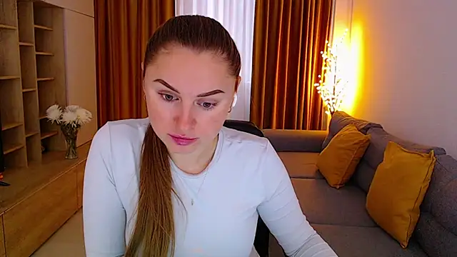  Mia Adams online show from 10, 10, 2025