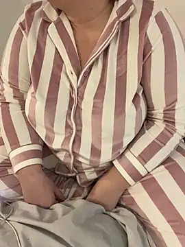 sweeti Em online show from 9, 1, 2026