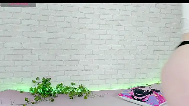 LinaKenny online show from 4, 12, 2025