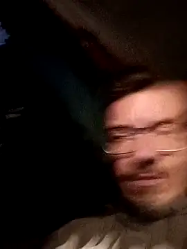 Snapshot of Amaras5 chatting on 4, 12, 2025 Amaras5 online show from 4, 12, 2025