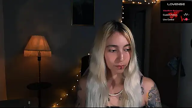 Saucy Jenn online show from 30, 1, 2025