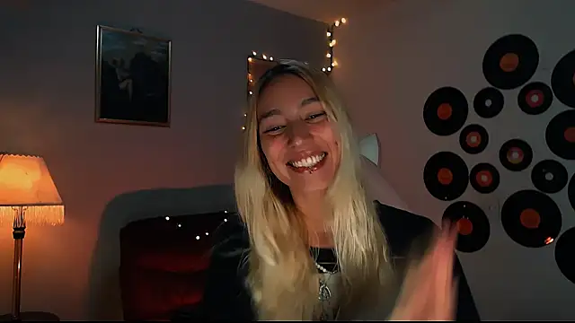 Saucy Jenn online show from 23, 2, 2025