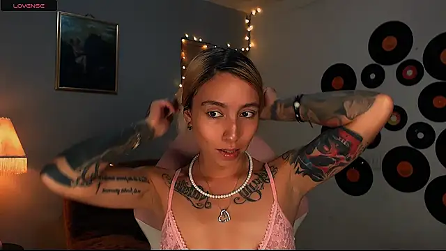 Saucy Jenn online show from 2, 3, 2025