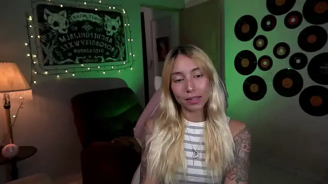 Saucy Jenn online show from 15, 3, 2025