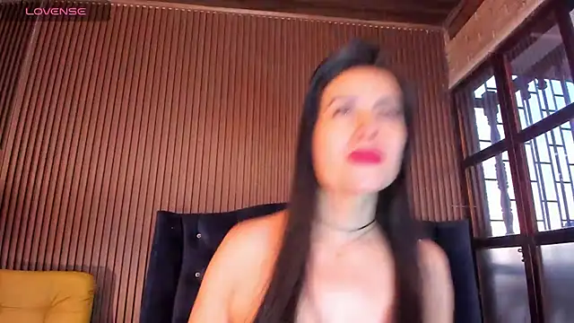 JuliaDawson  online show from 16, 3, 2025