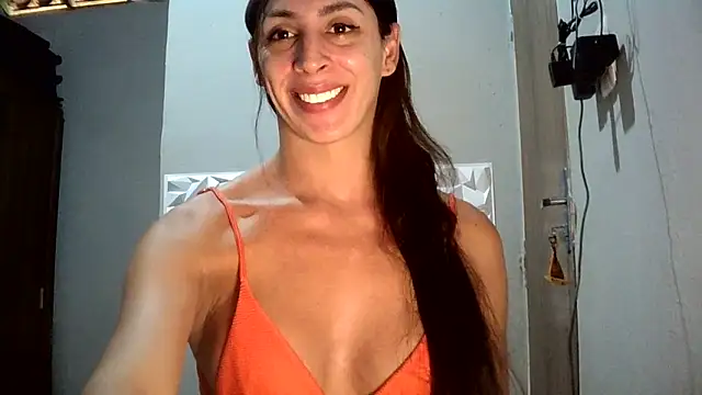 Snapshot of AlexiaDuucan chatting on 4, 5, 2026 AlexiaDuucan online show from 4, 5, 2026