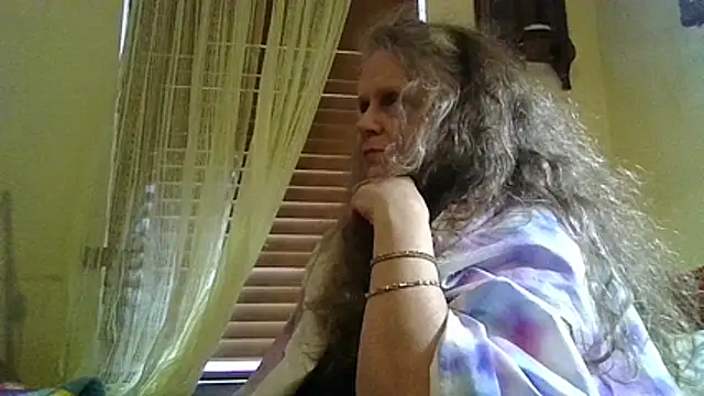 DestineeLoverGirl online show from 18, 6, 2026