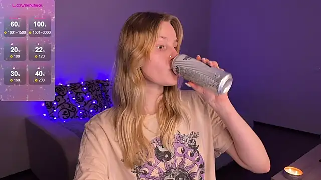 Snapshot of Chanel_Gill chatting on 4, 1, 2025 Chanel Gill online show from 4, 1, 2025