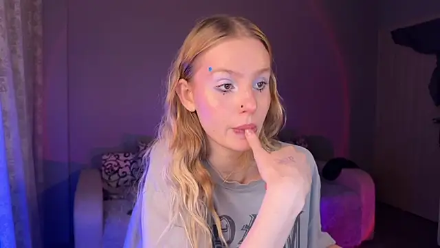 Snapshot of Chanel_Gill chatting on 10, 9, 2025 Chanel Gill online show from 10, 9, 2025