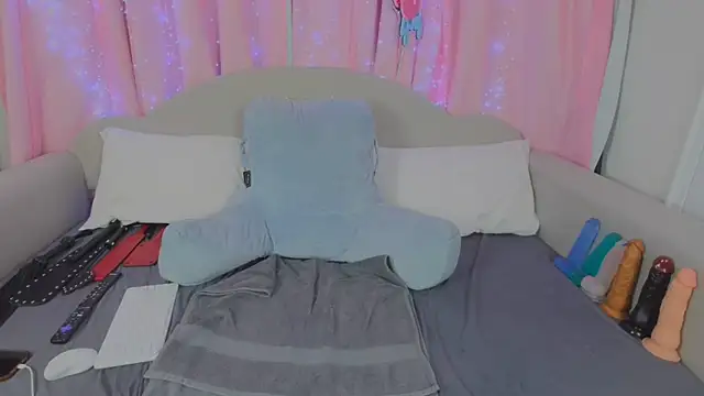 MeghanXO online show from 15, 2, 2025