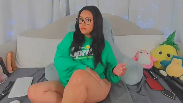 Snapshot of MeghanXO chatting on 19, 5, 2026 MeghanXO online show from 19, 5, 2026