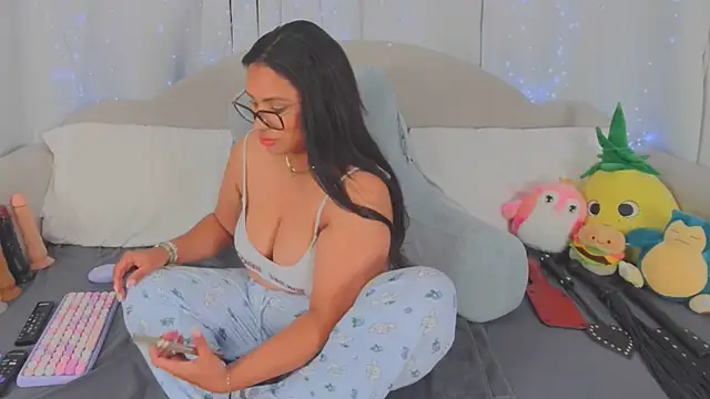 MeghanXO online show from 25, 6, 2026
