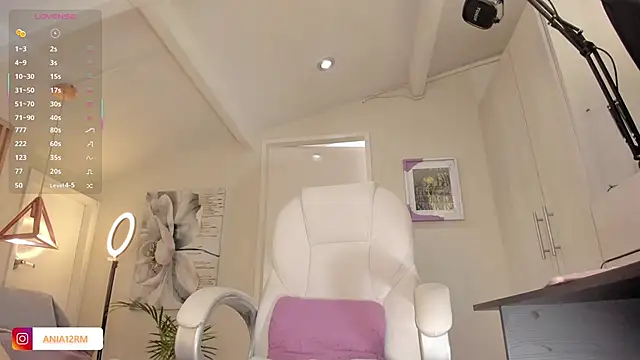 catalinasaiz online show from 2, 11, 2025