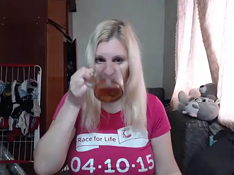 Snapshot of BustyBlond chatting on 11, 1, 2025 BustyBlond online show from 11, 1, 2025