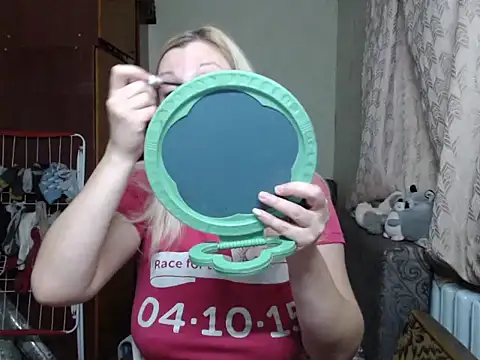Snapshot of BustyBlond chatting on 12, 1, 2025 BustyBlond online show from 12, 1, 2025