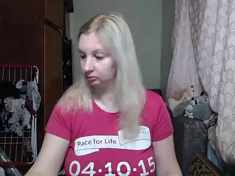 Snapshot of BustyBlond chatting on 25, 1, 2025 BustyBlond online show from 25, 1, 2025
