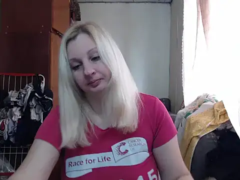 Snapshot of BustyBlond chatting on 10, 2, 2025 BustyBlond online show from 10, 2, 2025