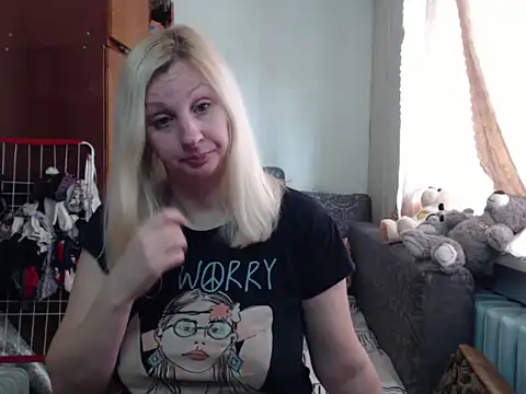 Snapshot of BustyBlond chatting on 21, 2, 2025 BustyBlond online show from 21, 2, 2025