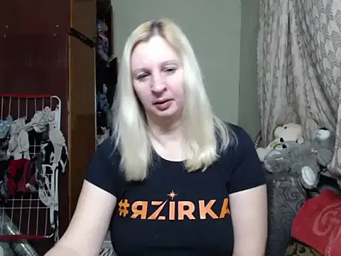 Snapshot of BustyBlond chatting on 23, 2, 2025 BustyBlond online show from 23, 2, 2025