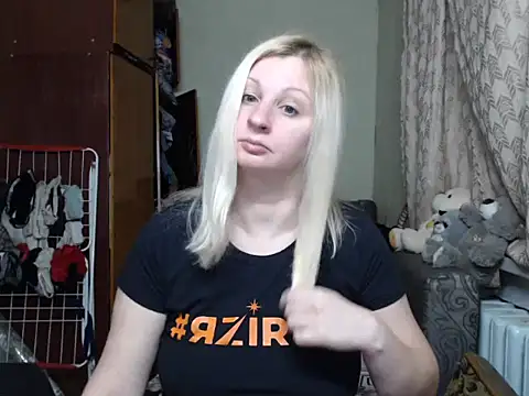 Snapshot of BustyBlond chatting on 26, 2, 2025 BustyBlond online show from 26, 2, 2025