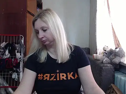 Snapshot of BustyBlond chatting on 27, 2, 2025 BustyBlond online show from 27, 2, 2025