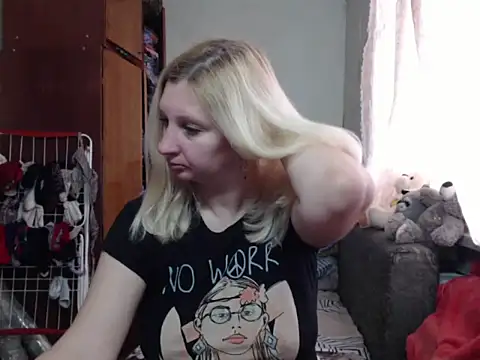 Snapshot of BustyBlond chatting on 27, 2, 2025 BustyBlond online show from 27, 2, 2025