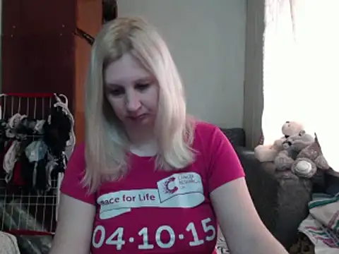 Snapshot of BustyBlond chatting on 4, 3, 2025 BustyBlond online show from 4, 3, 2025