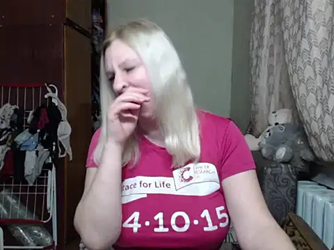 Snapshot of BustyBlond chatting on 5, 3, 2025 BustyBlond online show from 5, 3, 2025